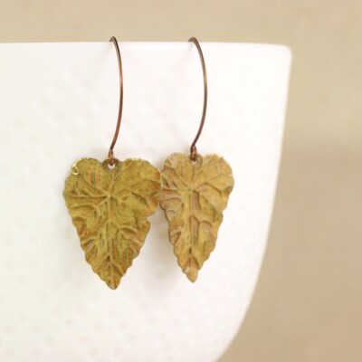 Metal Leaf Earrings with Gilt Edges and Textured Veins - image4